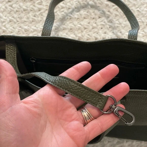 Longchamp Roseau Essential M Tote bag Khaki - Leather - Picture 12 of 16